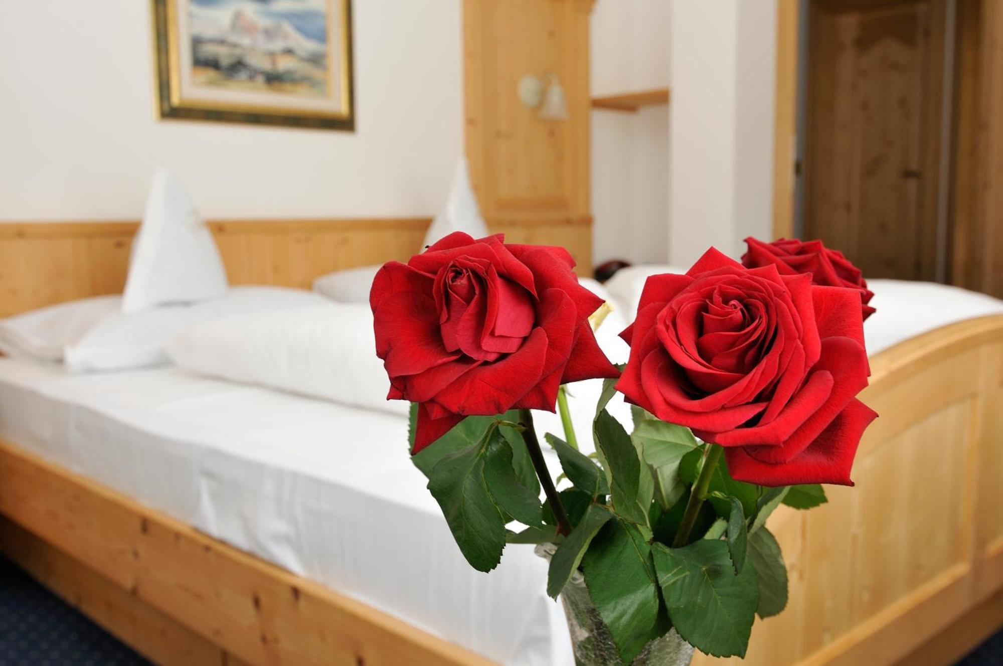 Garni Hotel Iris Selva di Val Gardena Exterior foto